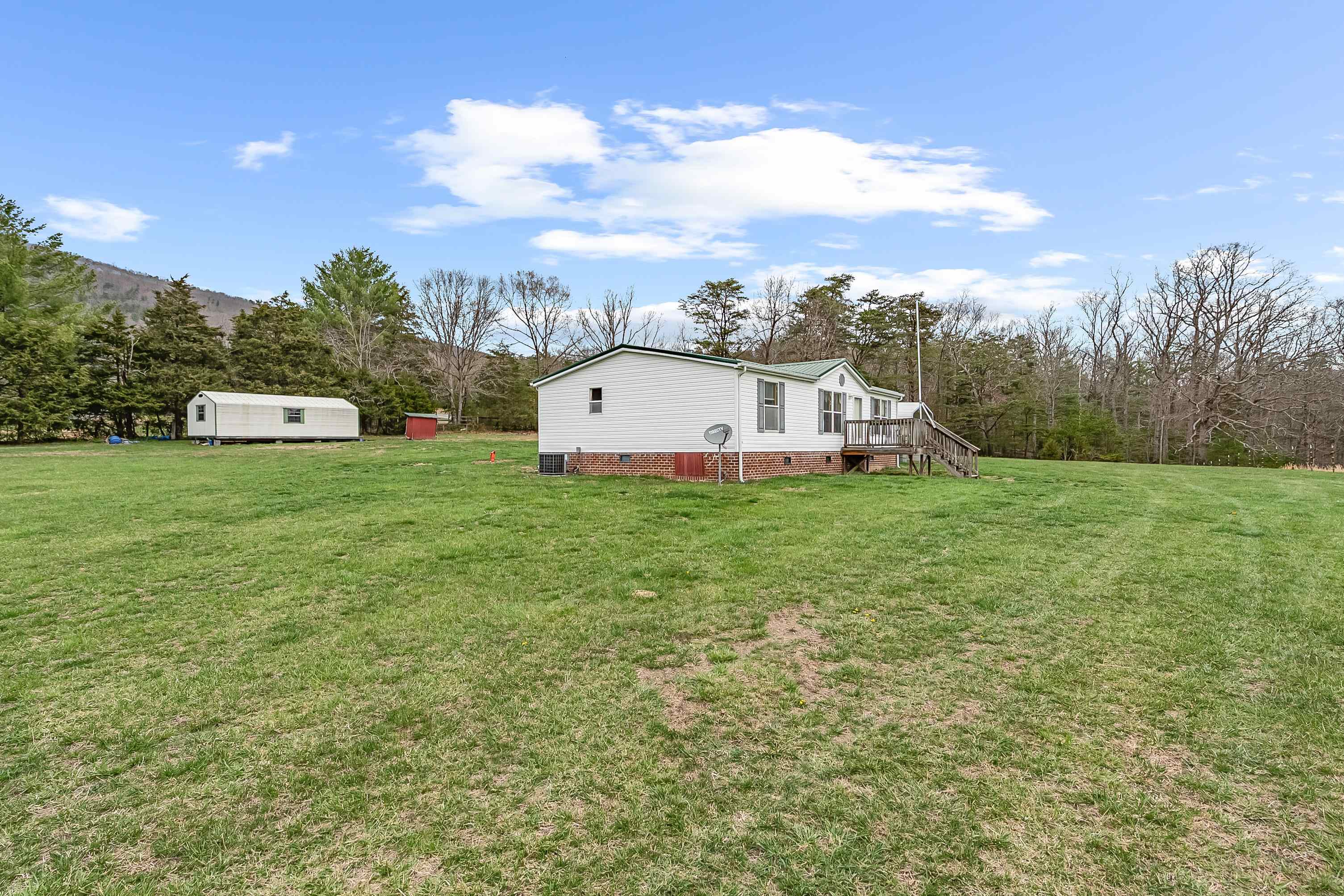 Elliston, Virginia 24087, United States, 3 Bedrooms Bedrooms, ,2 BathroomsBathrooms,Residential,Pending,109108