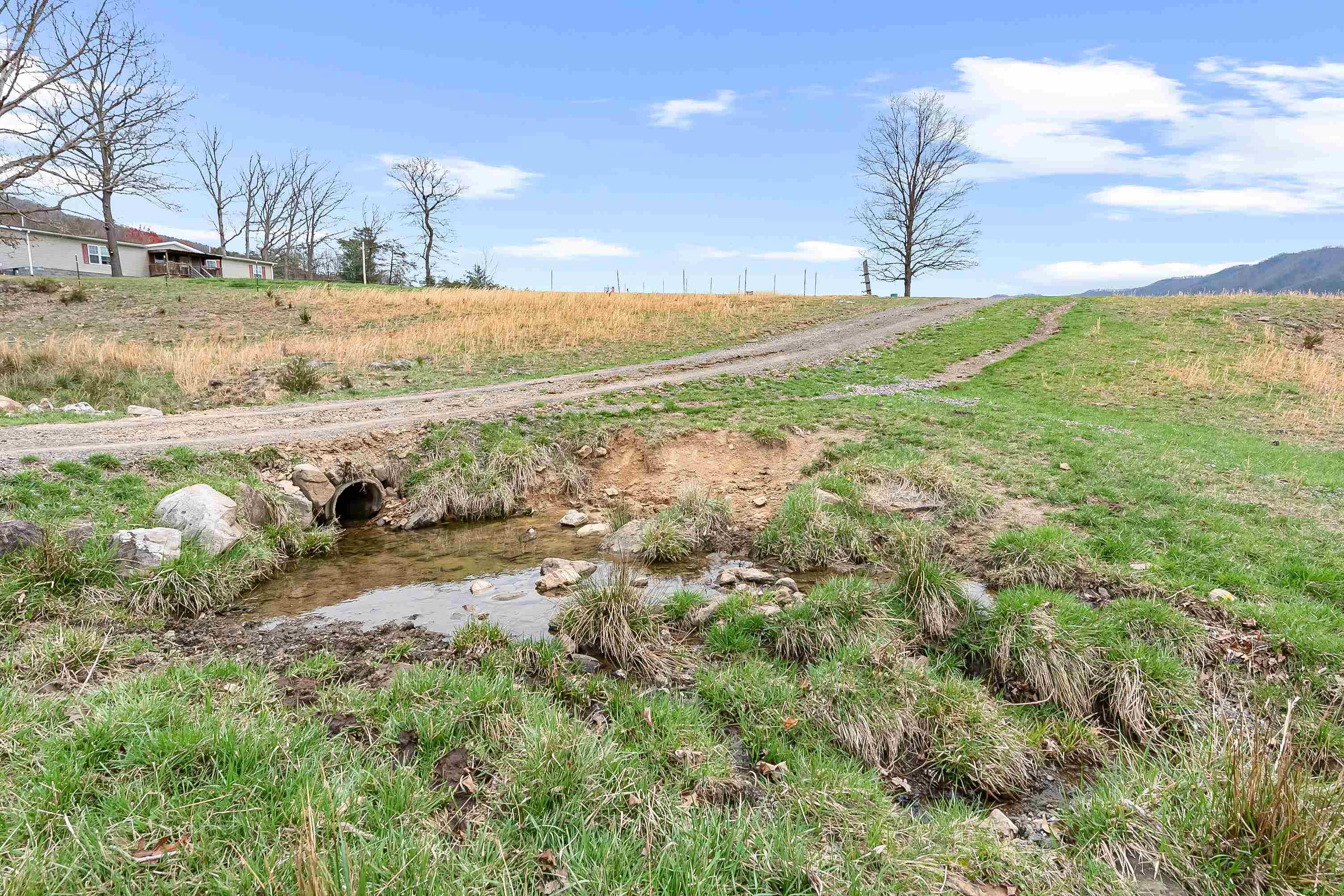 Elliston, Virginia 24087, United States, 3 Bedrooms Bedrooms, ,2 BathroomsBathrooms,Residential,Pending,109108
