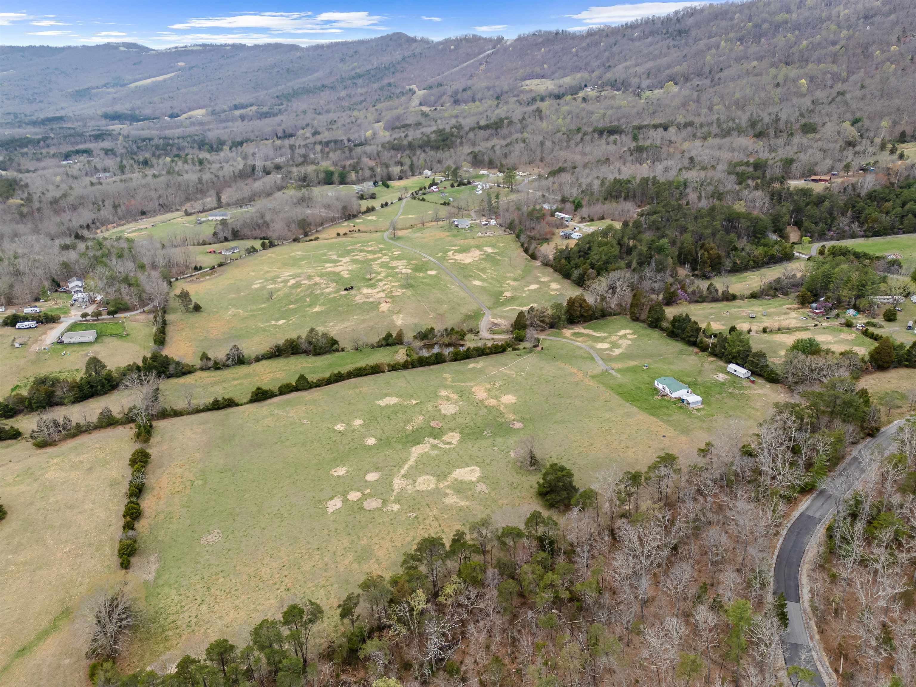 Elliston, Virginia 24087, United States, 3 Bedrooms Bedrooms, ,2 BathroomsBathrooms,Residential,Pending,109108