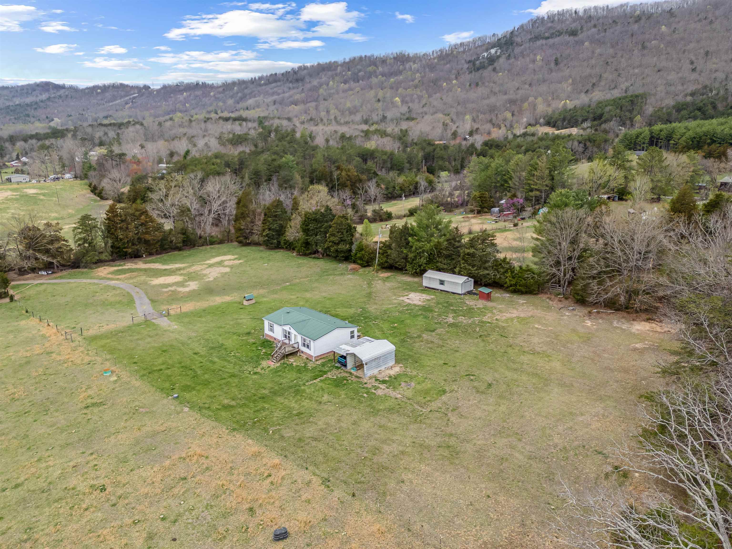 Elliston, Virginia 24087, United States, 3 Bedrooms Bedrooms, ,2 BathroomsBathrooms,Residential,Pending,109108