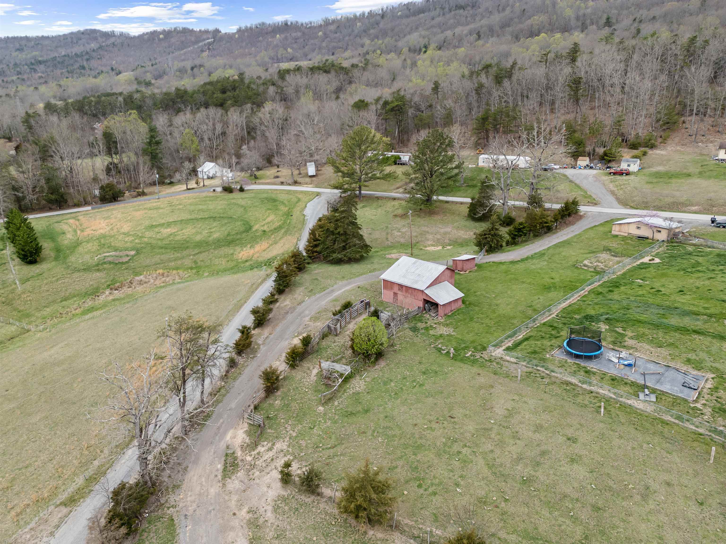 Elliston, Virginia 24087, United States, 3 Bedrooms Bedrooms, ,2 BathroomsBathrooms,Residential,Pending,109108