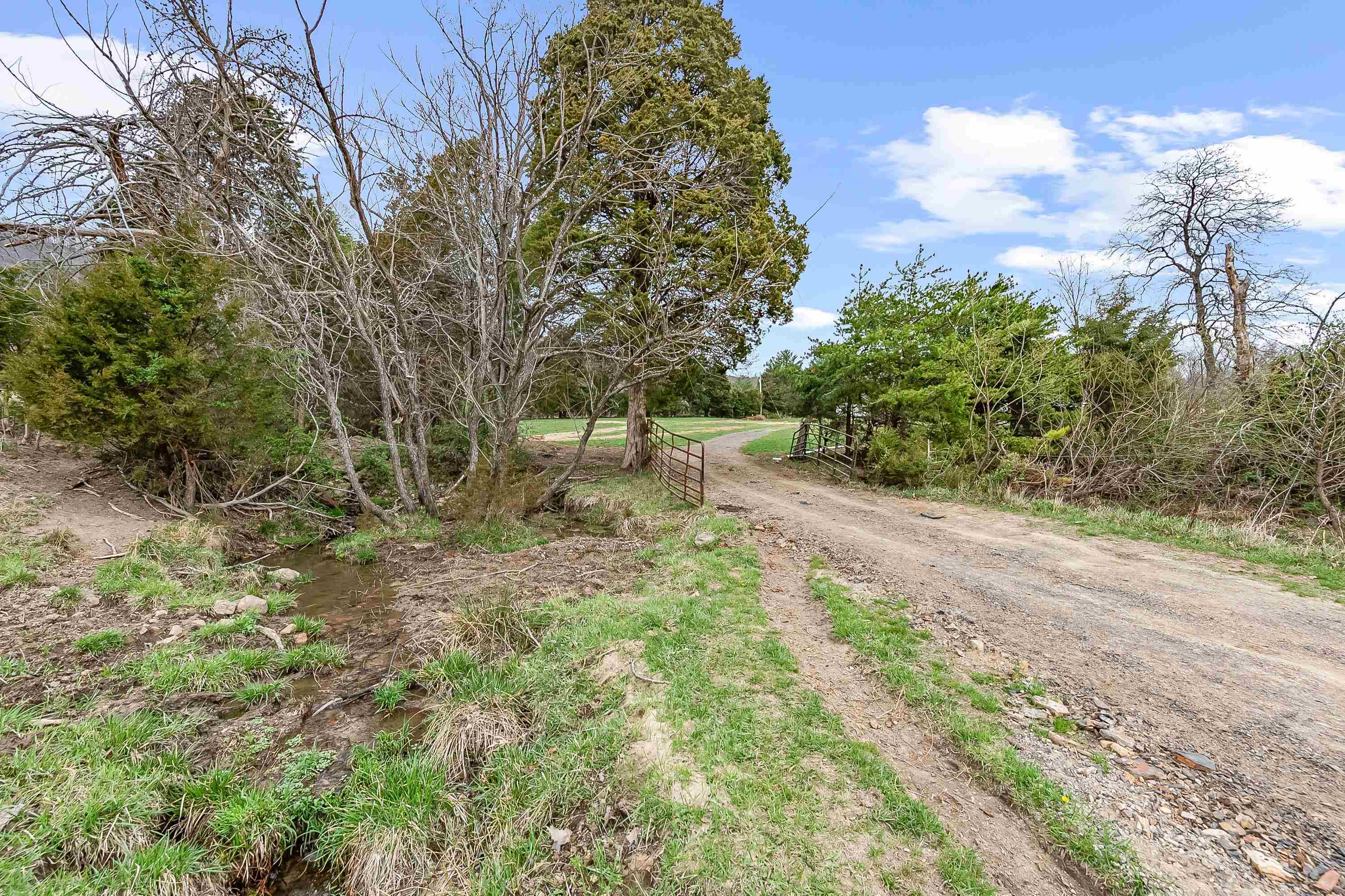 Elliston, Virginia 24087, United States, 3 Bedrooms Bedrooms, ,2 BathroomsBathrooms,Residential,Pending,109108