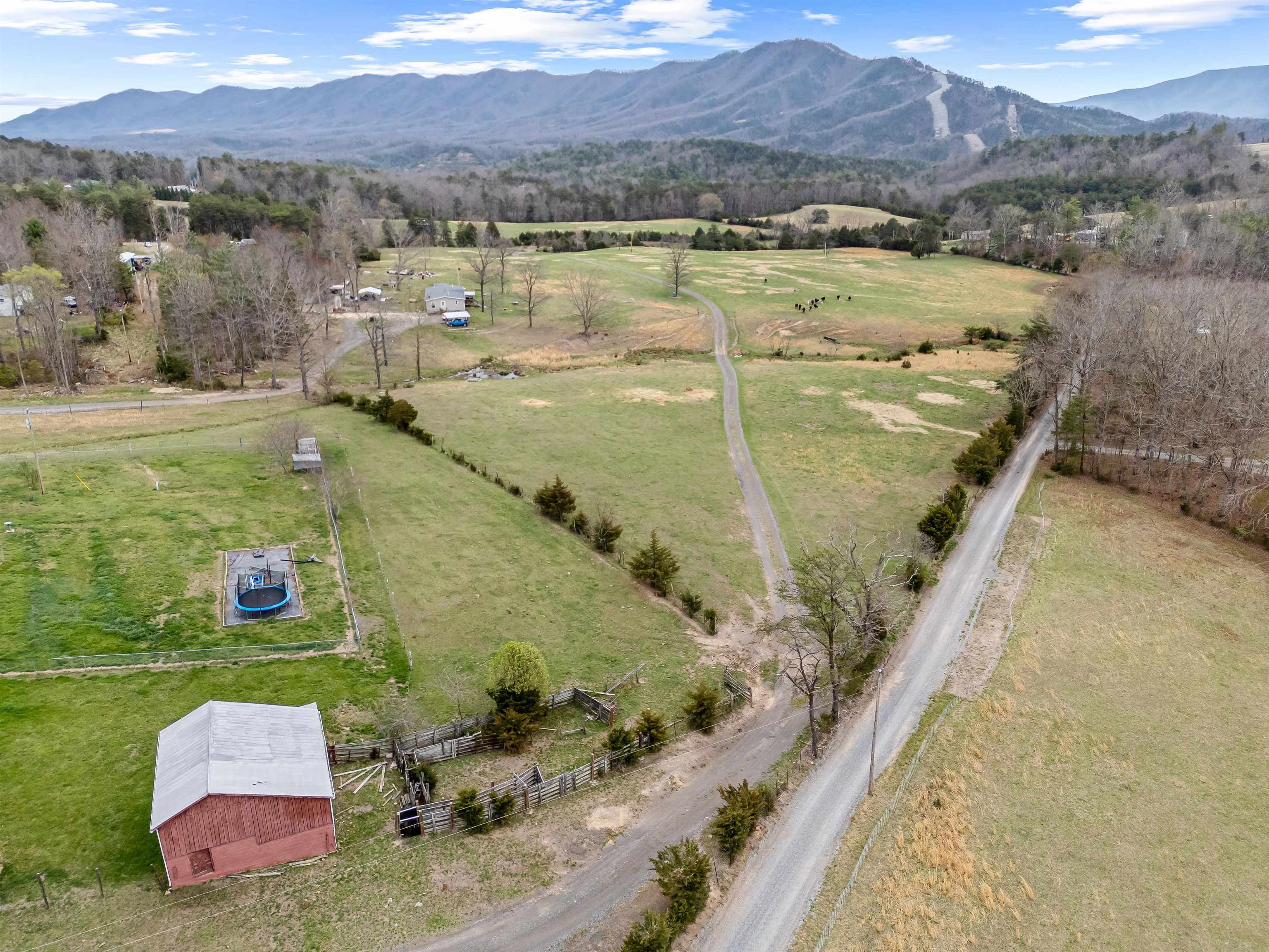 Elliston, Virginia 24087, United States, 3 Bedrooms Bedrooms, ,2 BathroomsBathrooms,Residential,Pending,109108