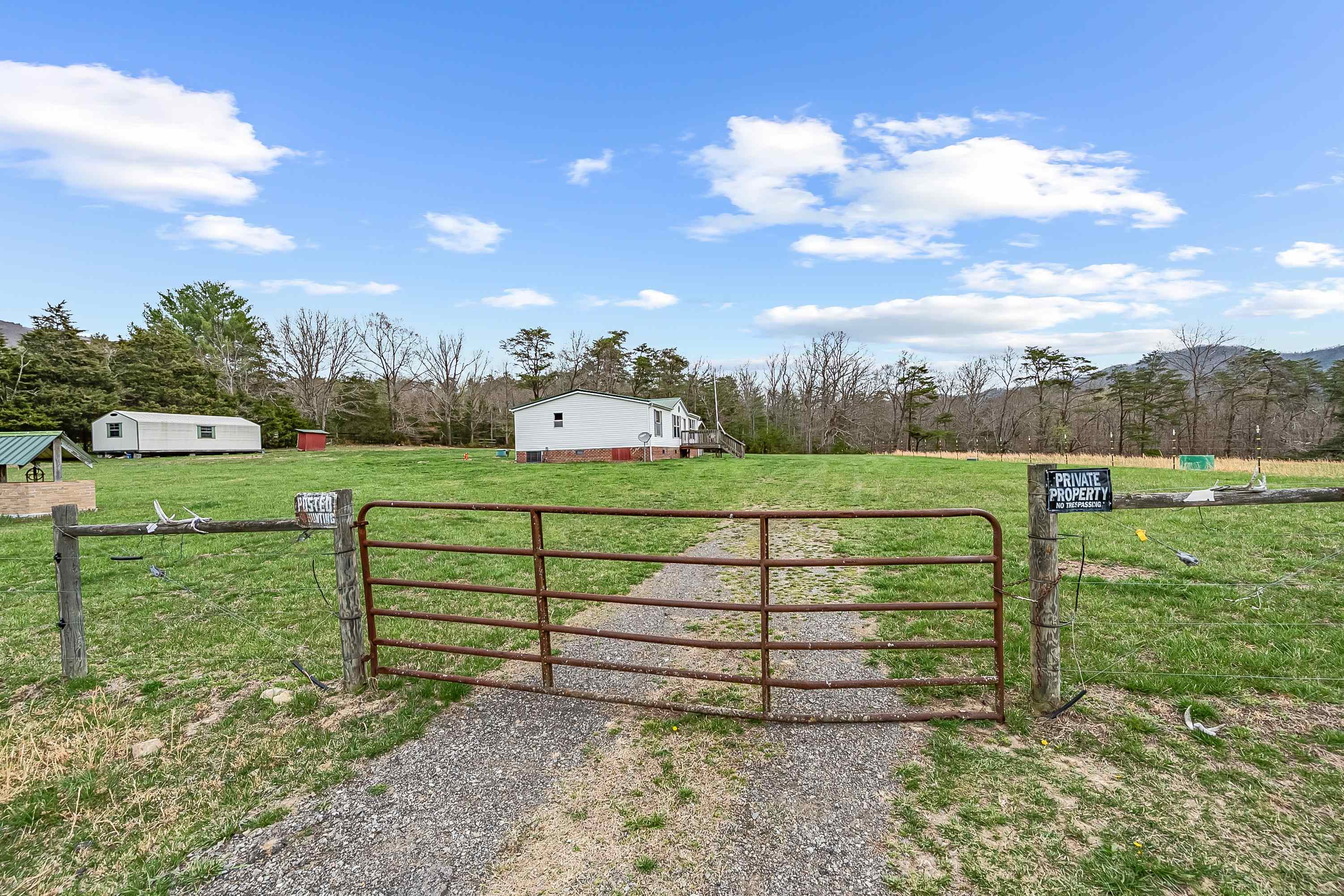 Elliston, Virginia 24087, United States, 3 Bedrooms Bedrooms, ,2 BathroomsBathrooms,Residential,Pending,109108