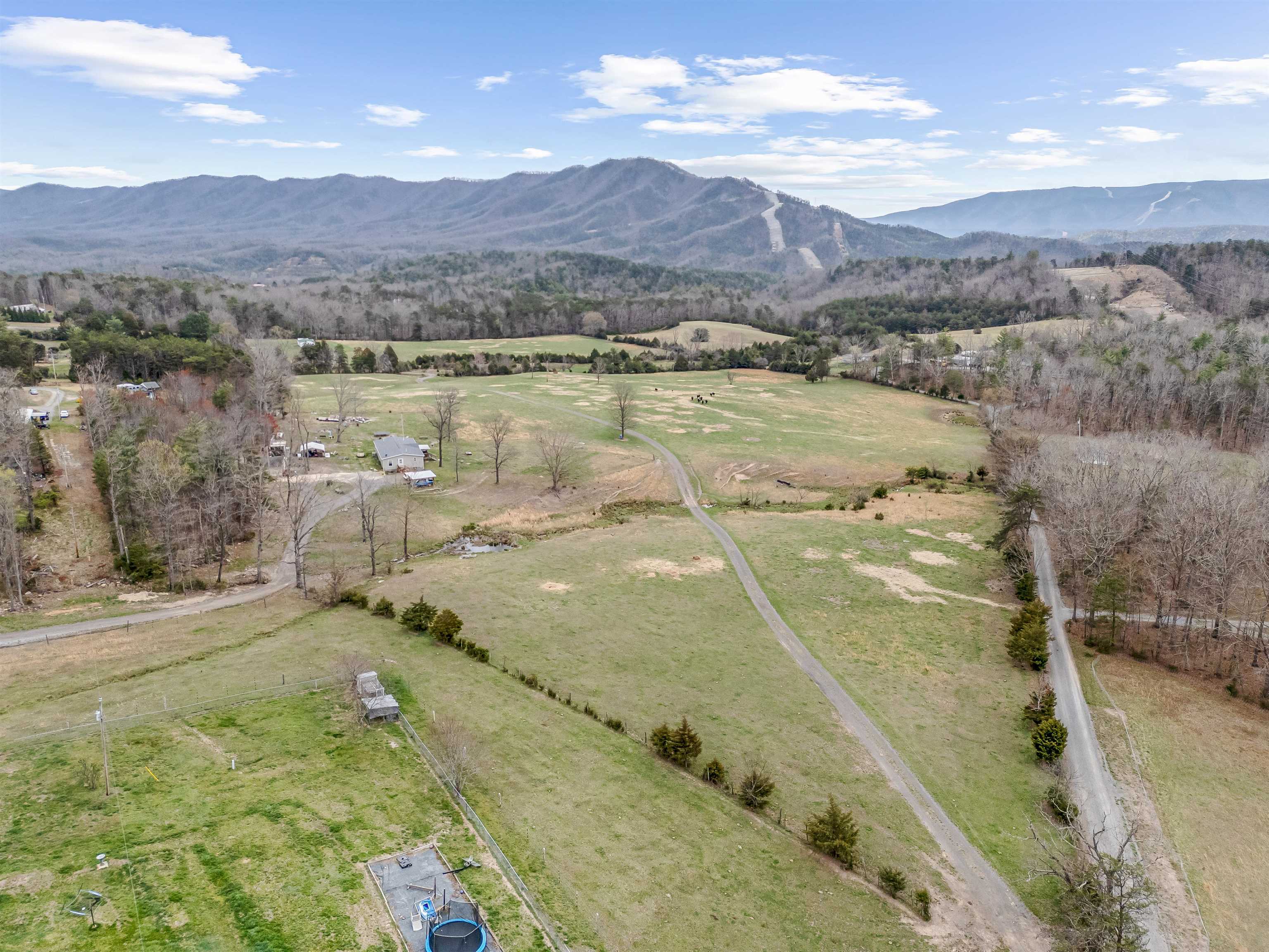 Elliston, Virginia 24087, United States, 3 Bedrooms Bedrooms, ,2 BathroomsBathrooms,Residential,Pending,109108