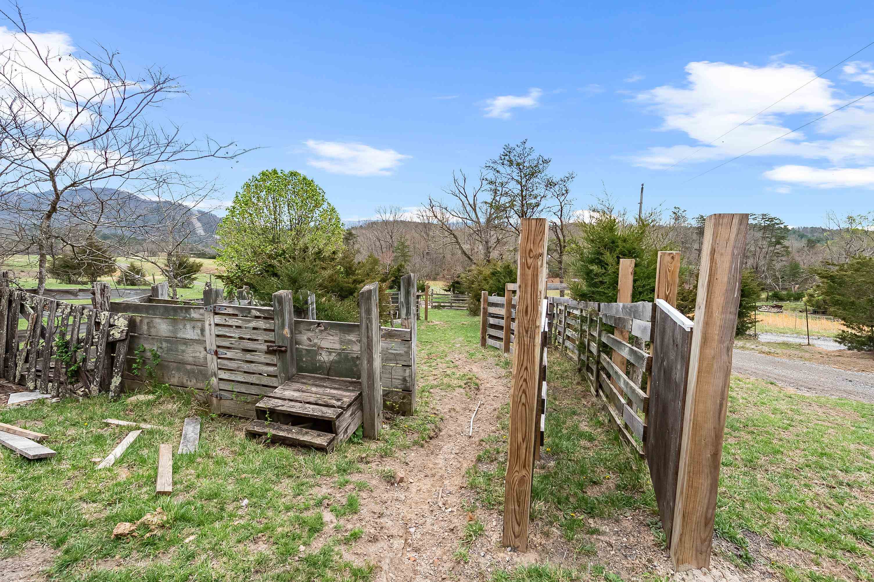 Elliston, Virginia 24087, United States, 3 Bedrooms Bedrooms, ,2 BathroomsBathrooms,Residential,Pending,109108