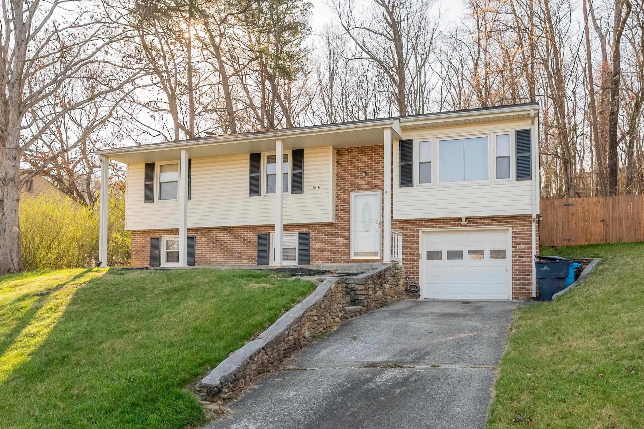 1616 NW Lonna Drive, Roanoke VA 24019, Roanoke, Virginia, United States