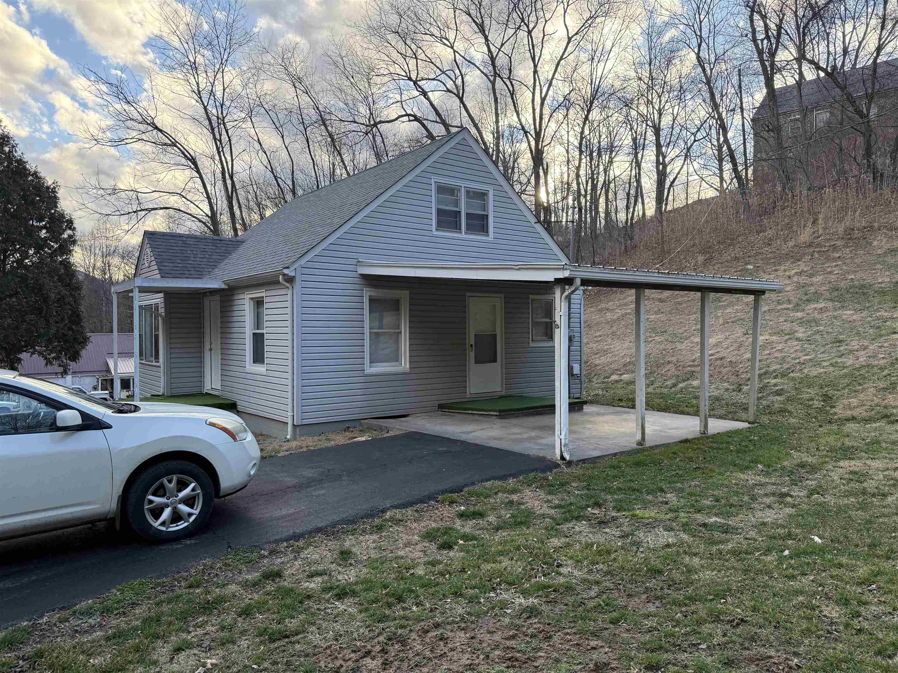 293 Clendennin Road