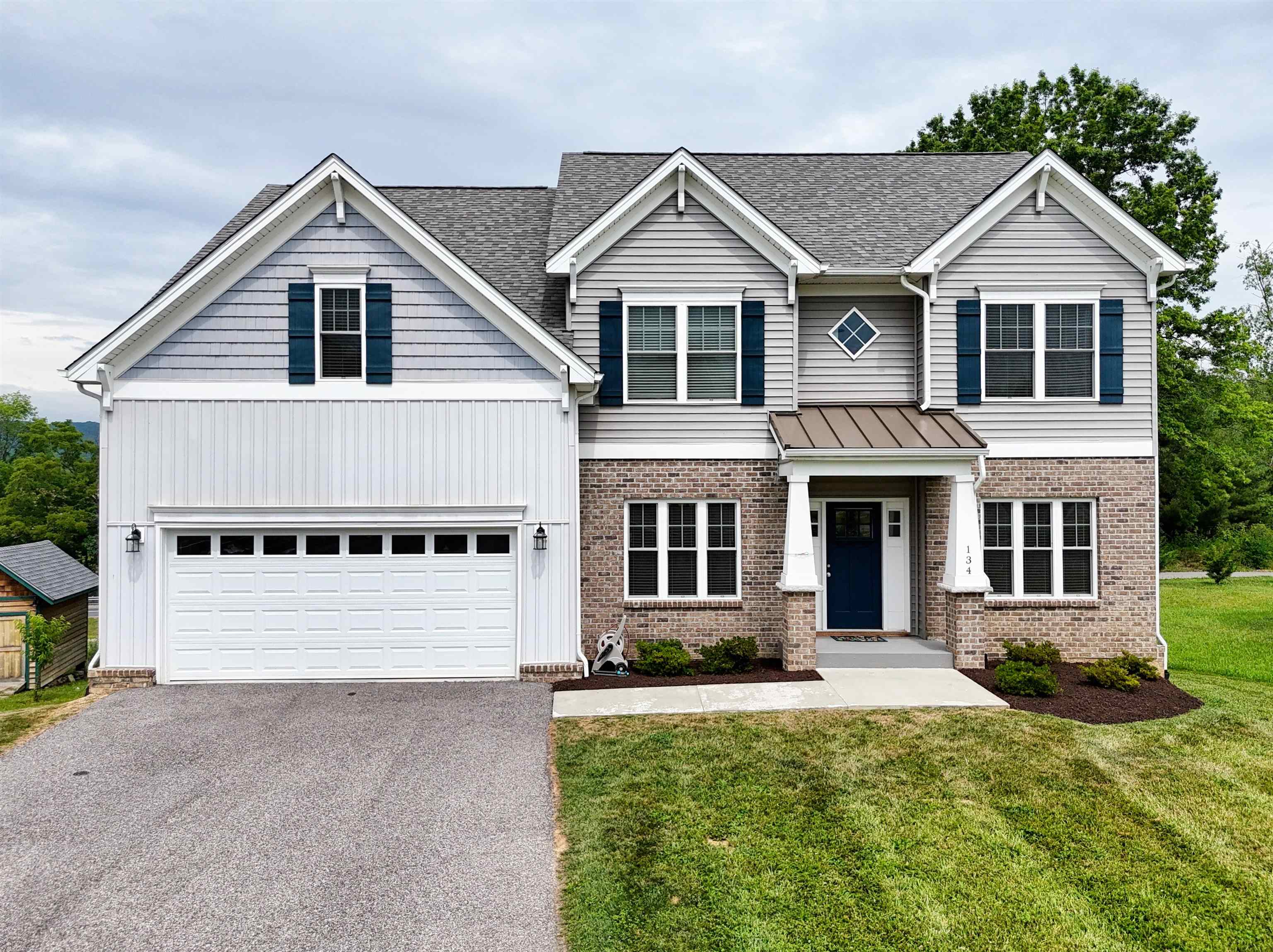 134 OAK MEADOW Lane