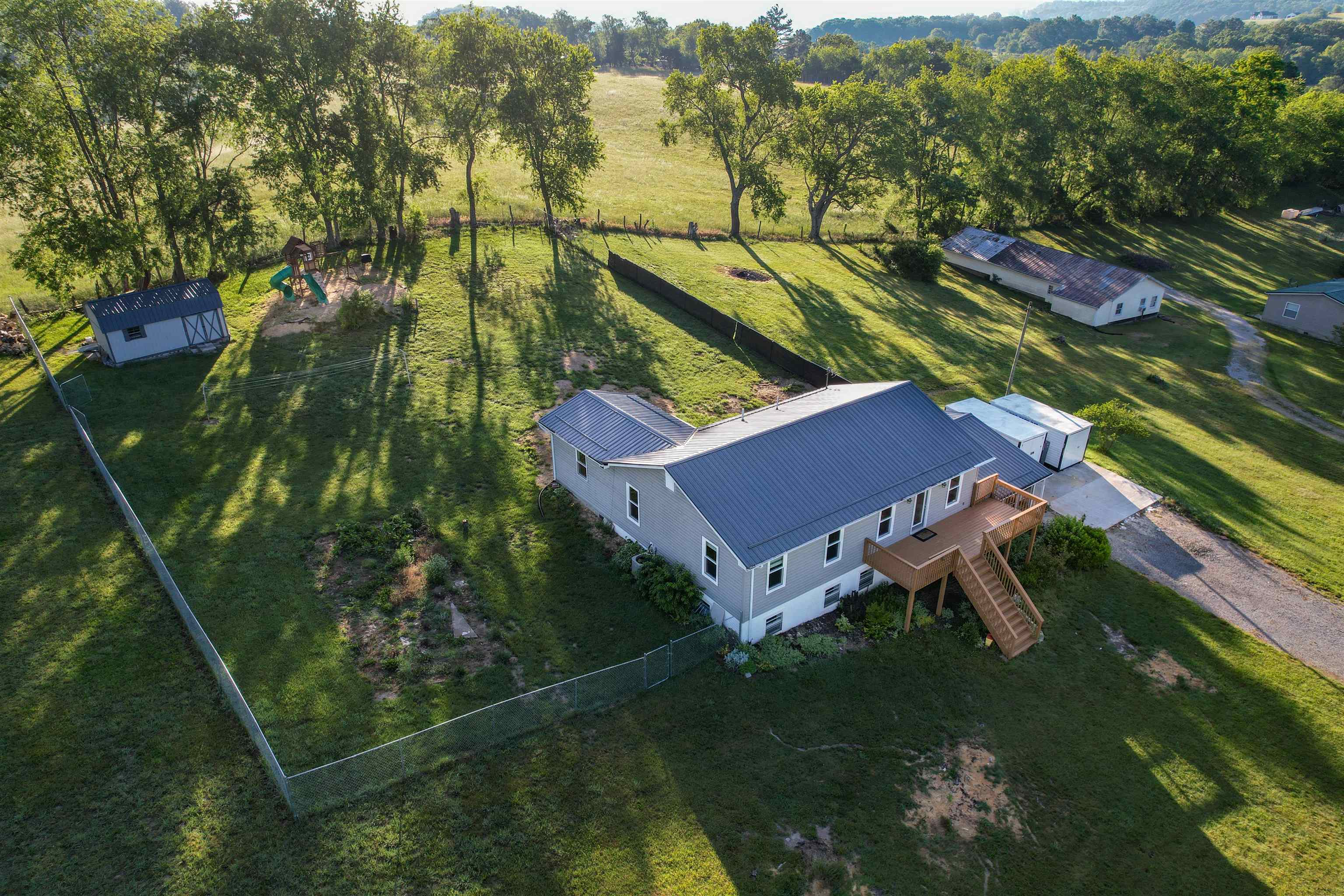 4424 Bluegrass Road