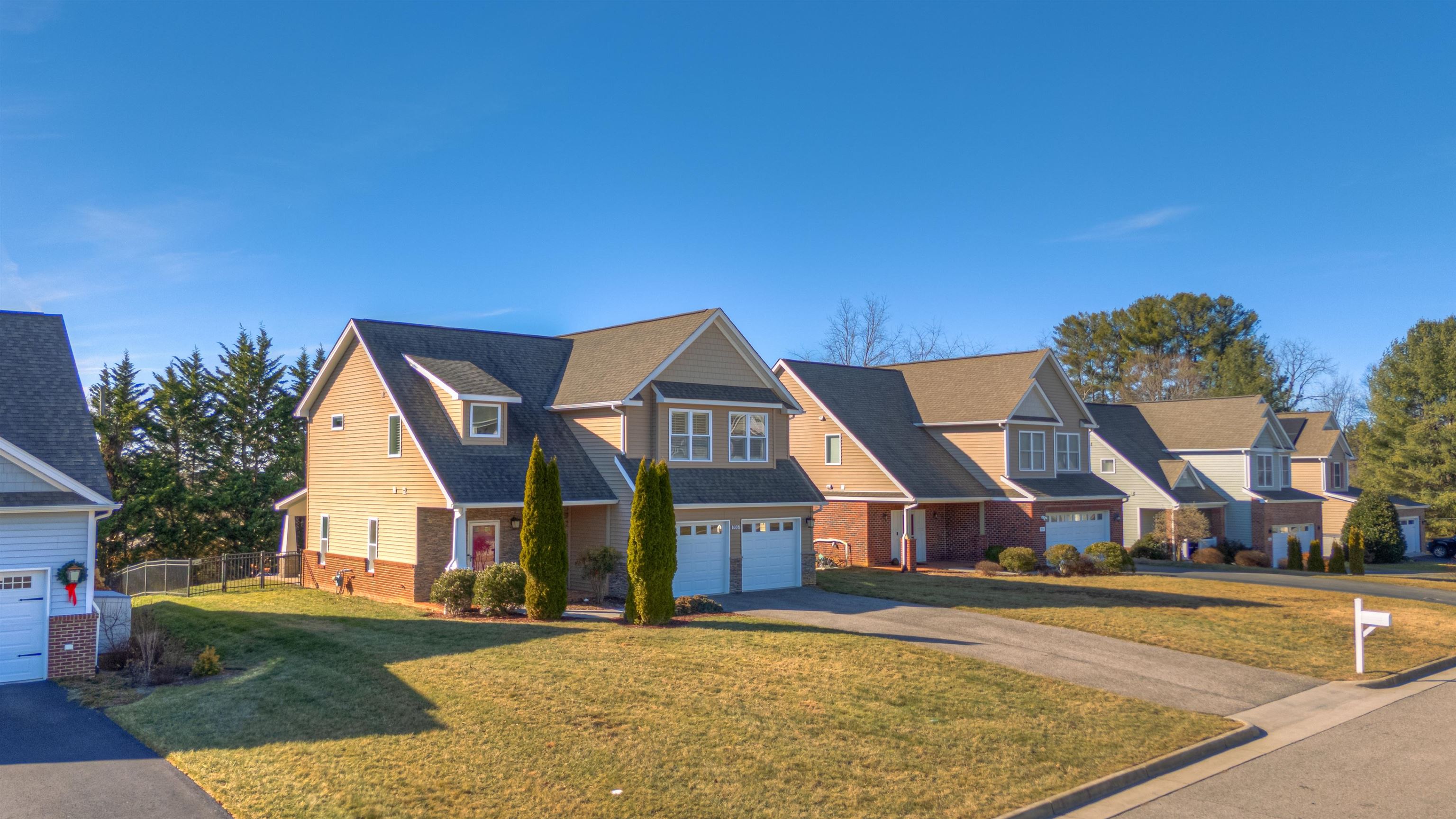 906 Kentwood Drive