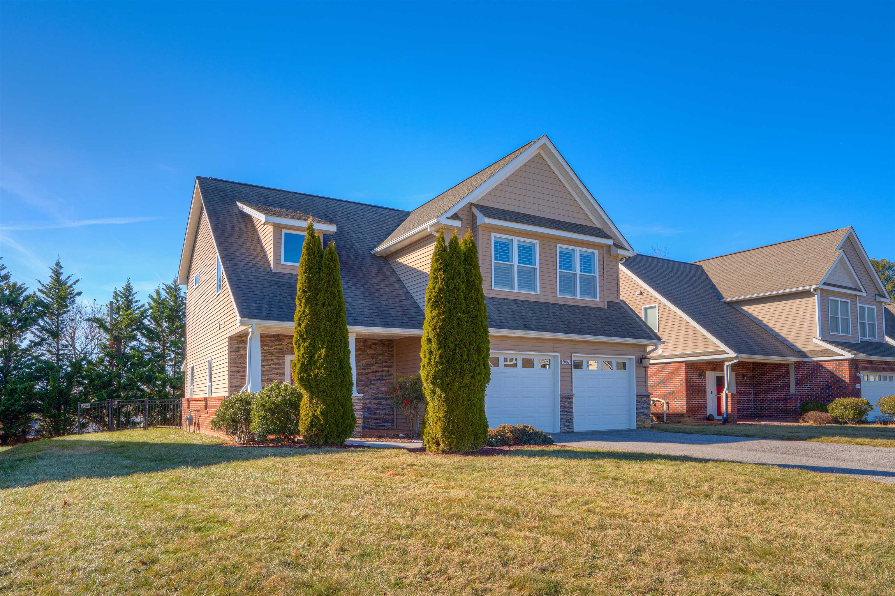 906 Kentwood Drive