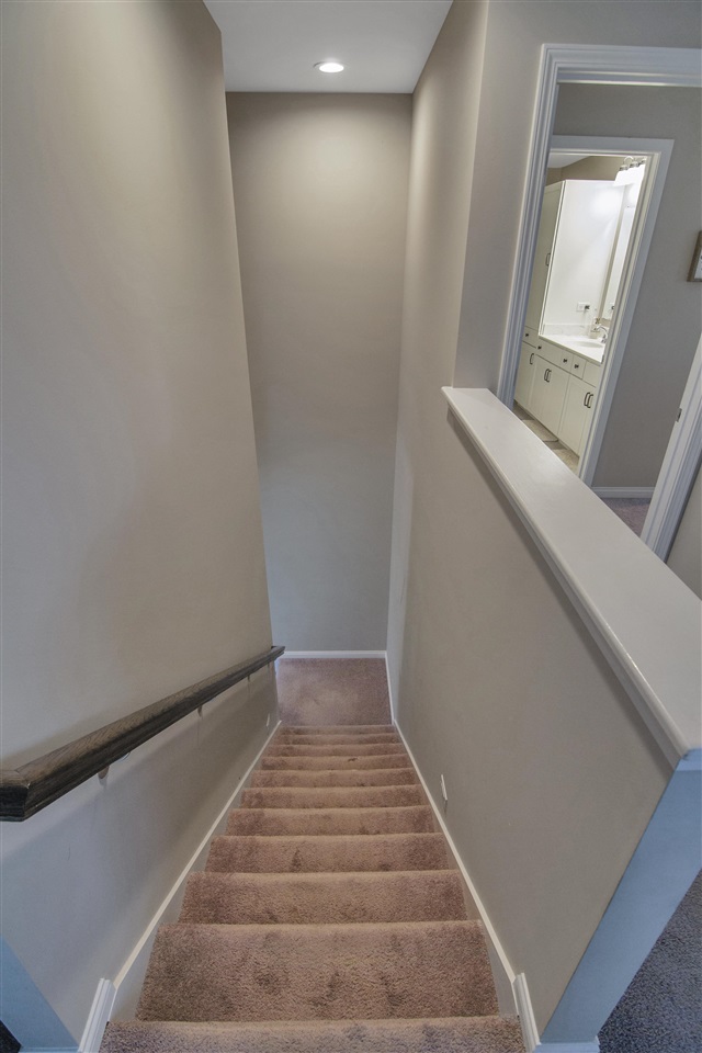 Bowling Green, Kentucky 42104, United States, 4 Bedrooms Bedrooms, ,3 BathroomsBathrooms,Residential,Pending,41304