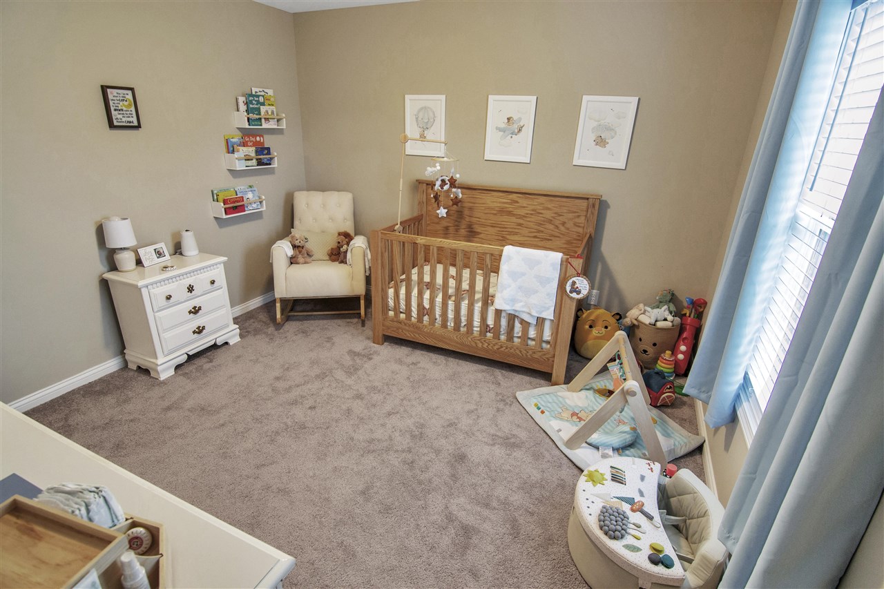 Bowling Green, Kentucky 42104, United States, 4 Bedrooms Bedrooms, ,3 BathroomsBathrooms,Residential,Pending,41304