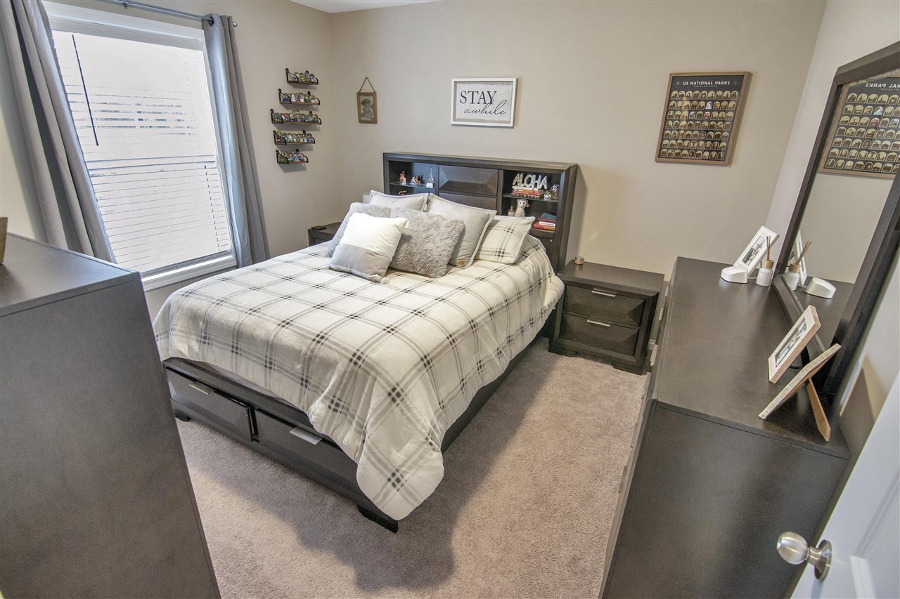 Bowling Green, Kentucky 42104, United States, 4 Bedrooms Bedrooms, ,3 BathroomsBathrooms,Residential,Pending,41304