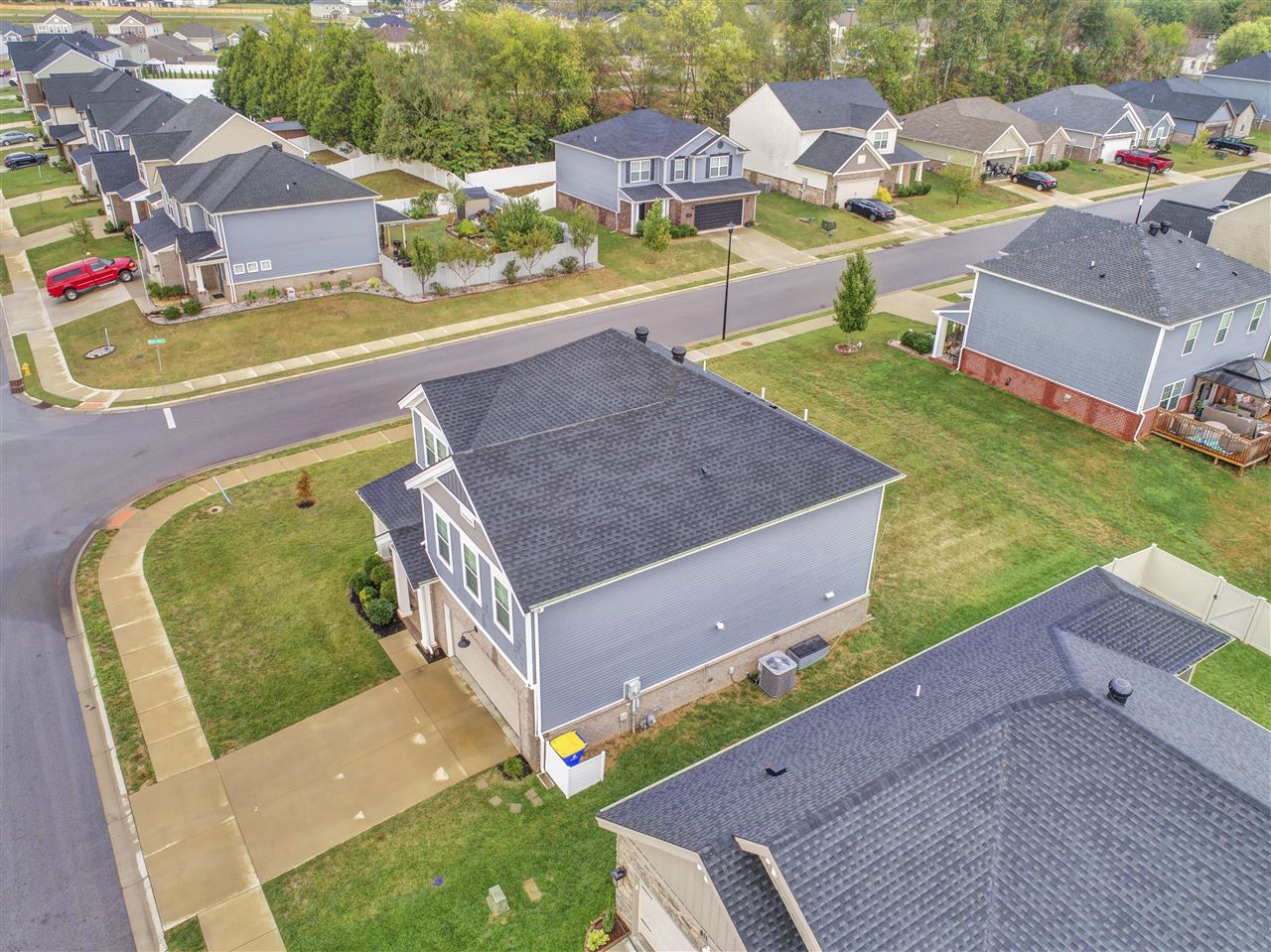 Bowling Green, Kentucky 42104, United States, 4 Bedrooms Bedrooms, ,3 BathroomsBathrooms,Residential,Pending,41304