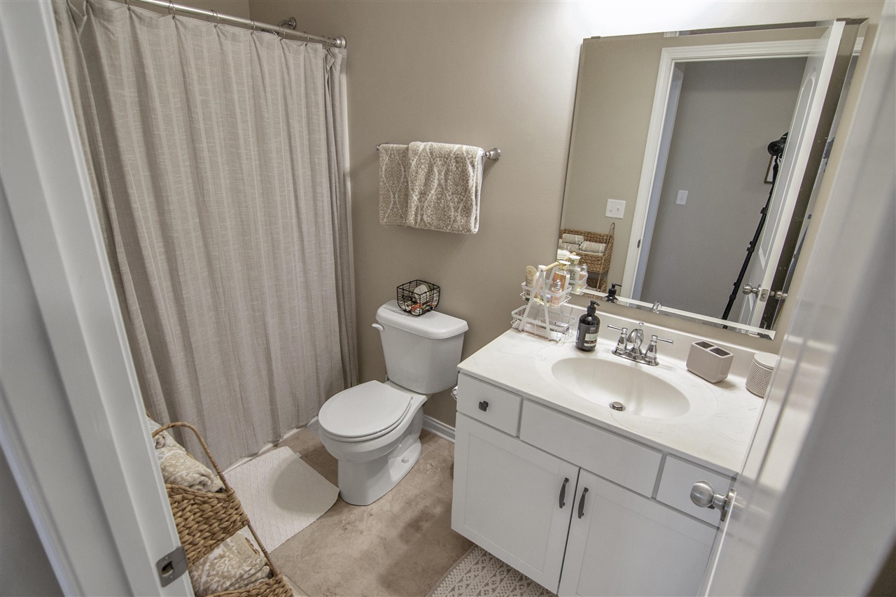 Bowling Green, Kentucky 42104, United States, 4 Bedrooms Bedrooms, ,3 BathroomsBathrooms,Residential,Pending,41304