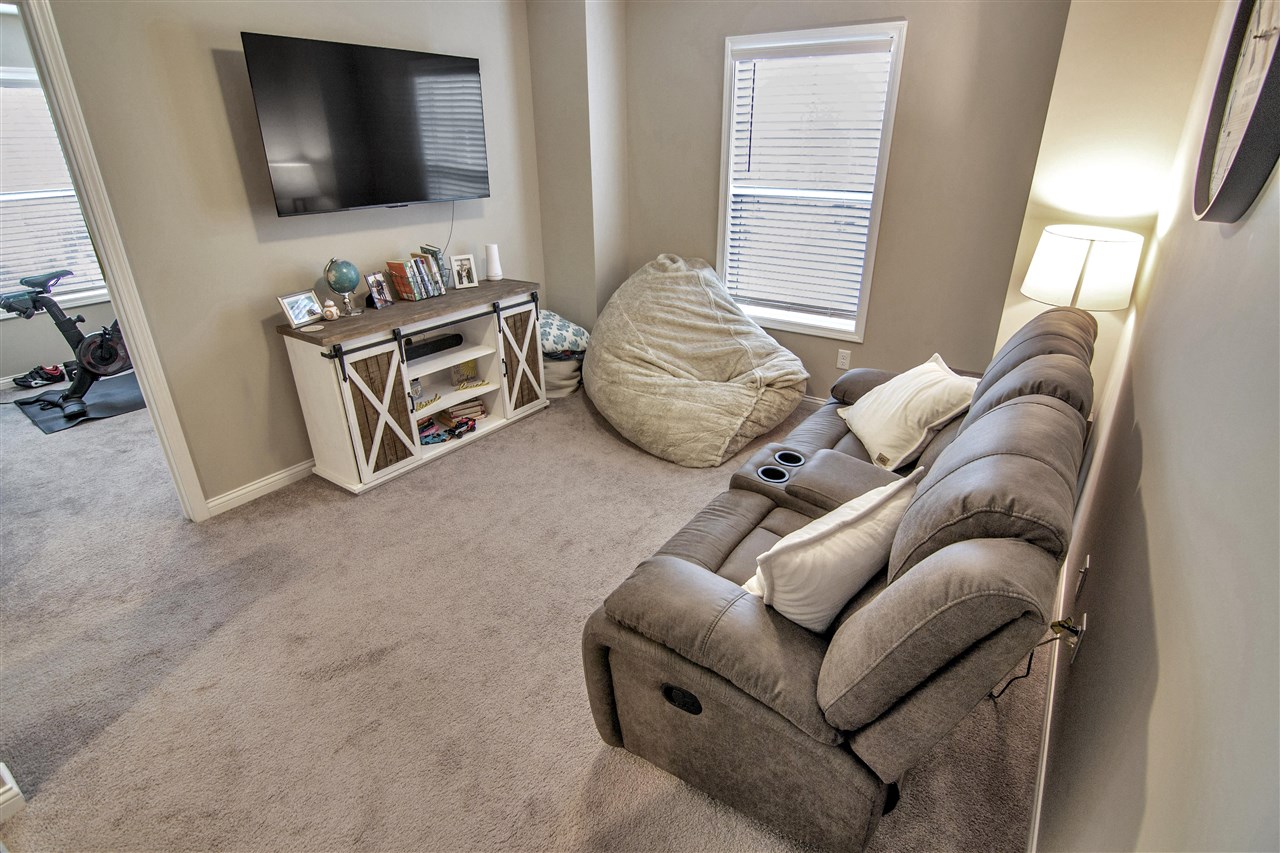 Bowling Green, Kentucky 42104, United States, 4 Bedrooms Bedrooms, ,3 BathroomsBathrooms,Residential,Pending,41304