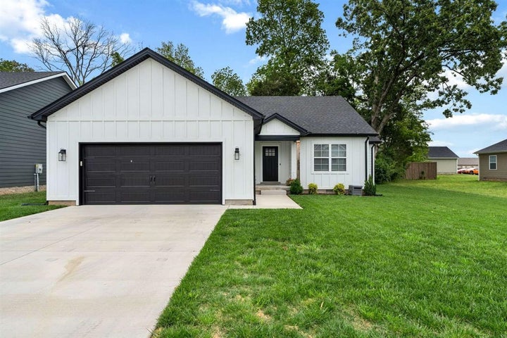 Photo 1 of 29 — 668 Pleasant Meadow Lane, Bowling Green, KY 42101
