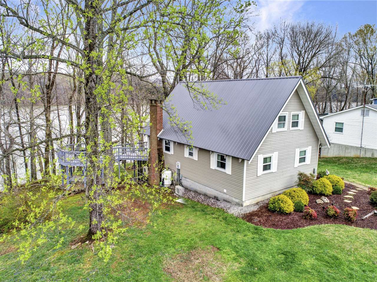 Scottsville, Kentucky 42164, United States, 3 Bedrooms Bedrooms, ,2 BathroomsBathrooms,Residential,Pending,102821