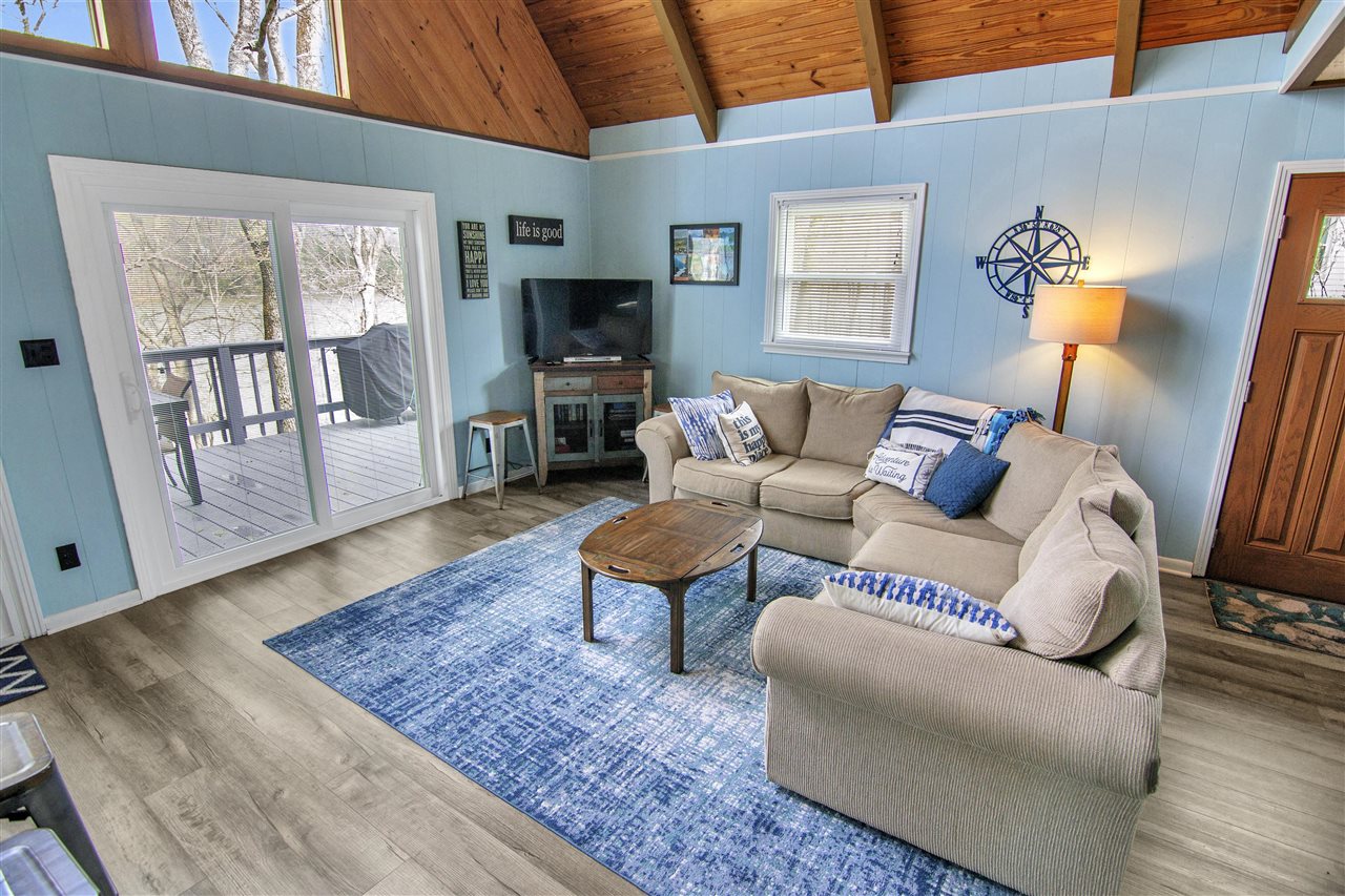 Scottsville, Kentucky 42164, United States, 3 Bedrooms Bedrooms, ,2 BathroomsBathrooms,Residential,Pending,102821