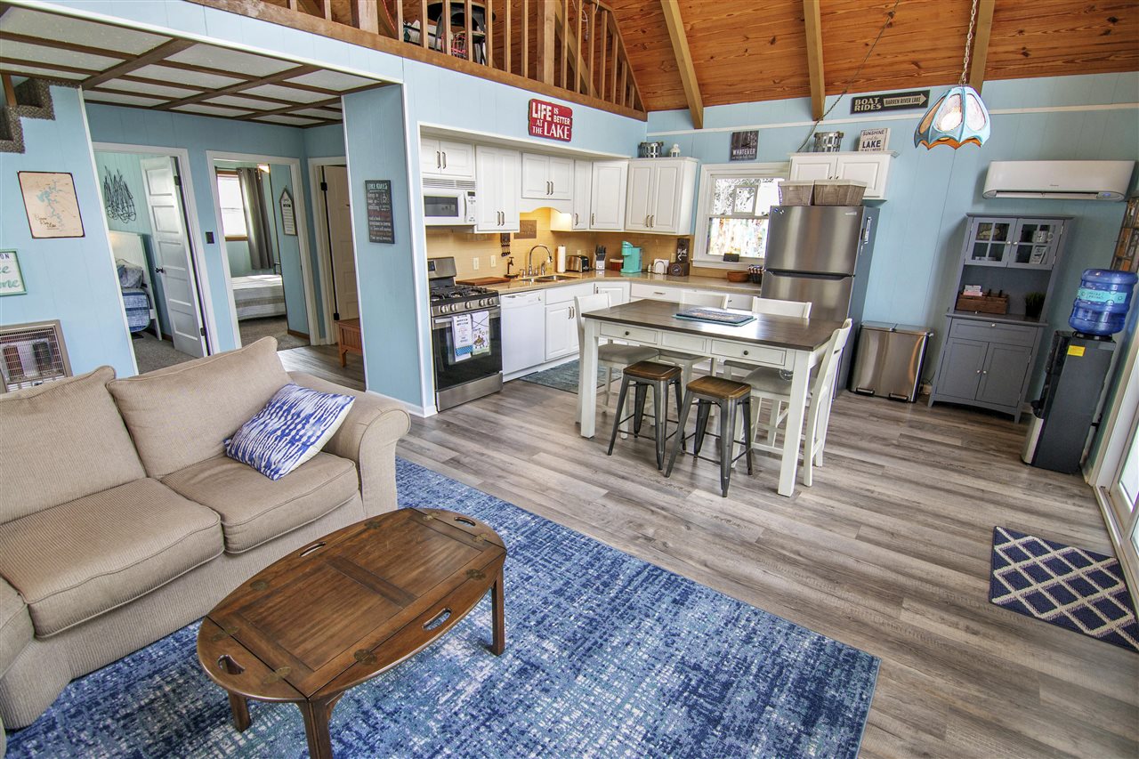 Scottsville, Kentucky 42164, United States, 3 Bedrooms Bedrooms, ,2 BathroomsBathrooms,Residential,Pending,102821