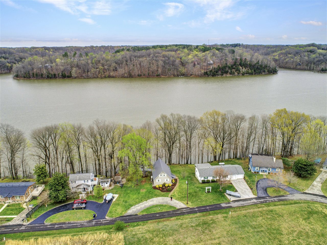 Scottsville, Kentucky 42164, United States, 3 Bedrooms Bedrooms, ,2 BathroomsBathrooms,Residential,Pending,102821