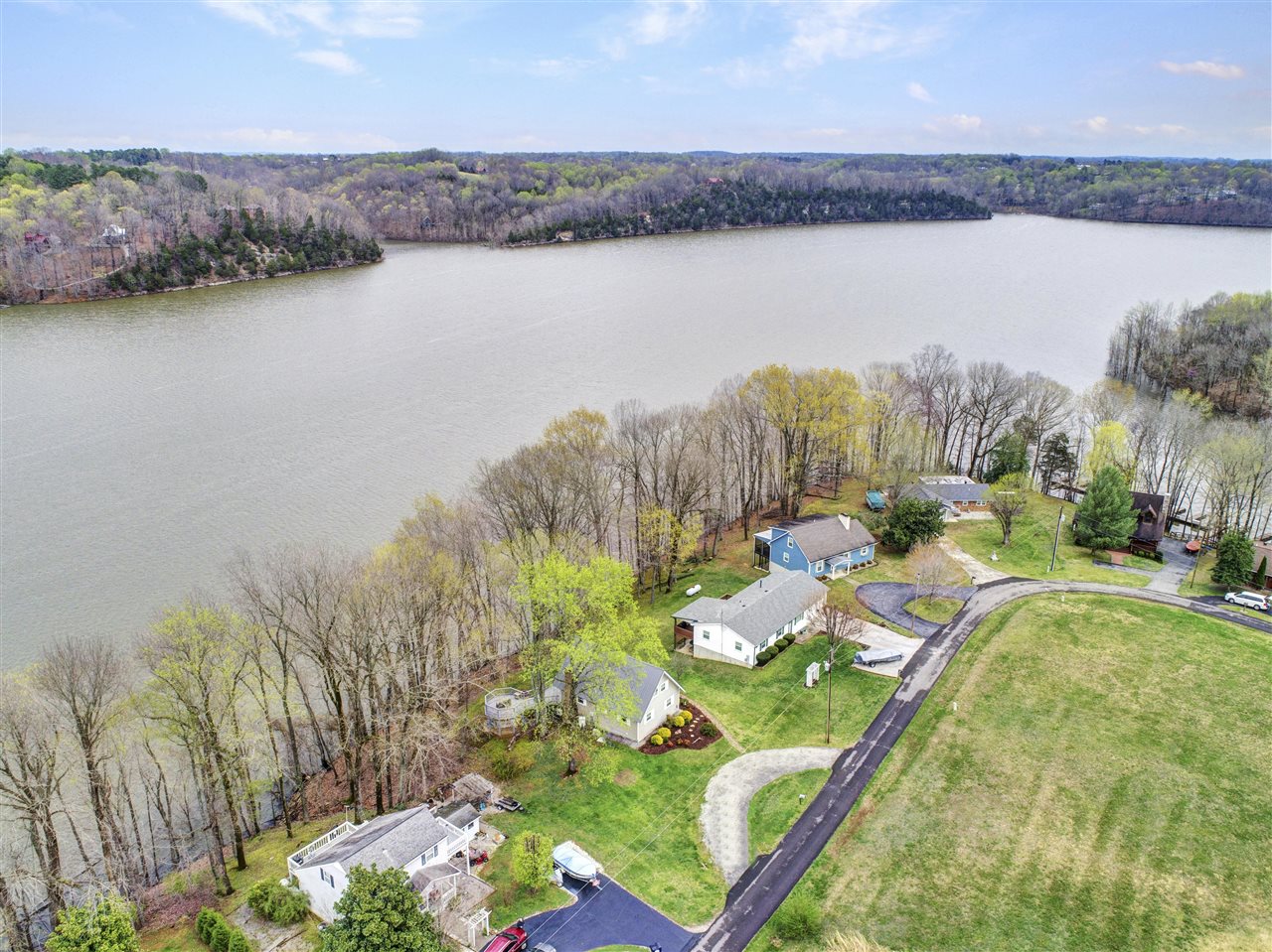 Scottsville, Kentucky 42164, United States, 3 Bedrooms Bedrooms, ,2 BathroomsBathrooms,Residential,Pending,102821