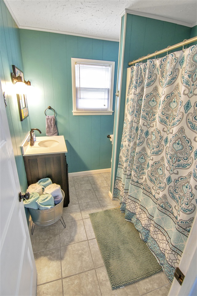 Scottsville, Kentucky 42164, United States, 3 Bedrooms Bedrooms, ,2 BathroomsBathrooms,Residential,Pending,102821