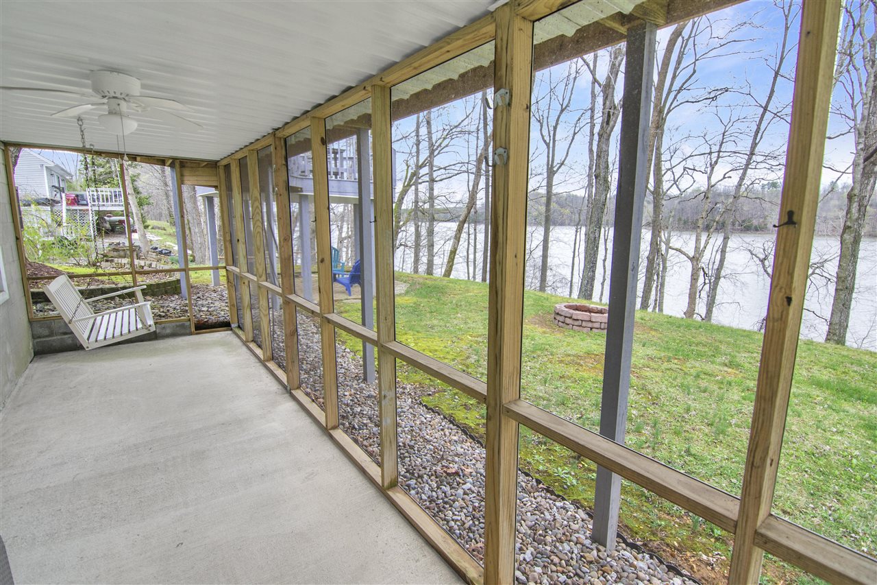 Scottsville, Kentucky 42164, United States, 3 Bedrooms Bedrooms, ,2 BathroomsBathrooms,Residential,Pending,102821