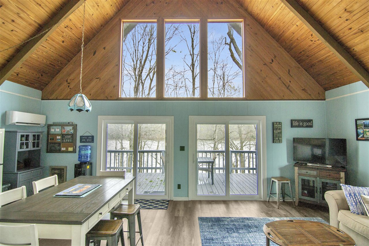 Scottsville, Kentucky 42164, United States, 3 Bedrooms Bedrooms, ,2 BathroomsBathrooms,Residential,Pending,102821