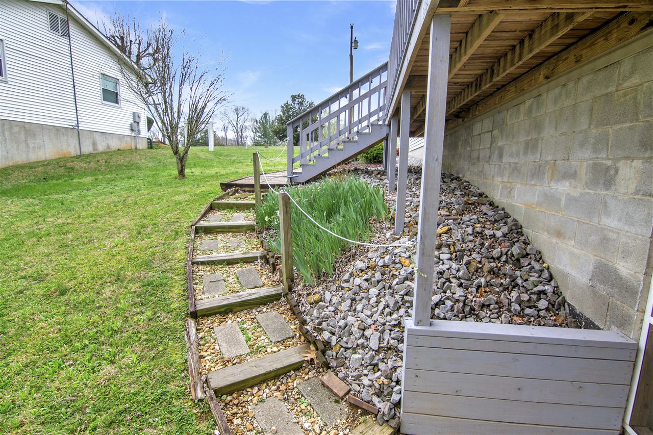 Scottsville, Kentucky 42164, United States, 3 Bedrooms Bedrooms, ,2 BathroomsBathrooms,Residential,Pending,102821