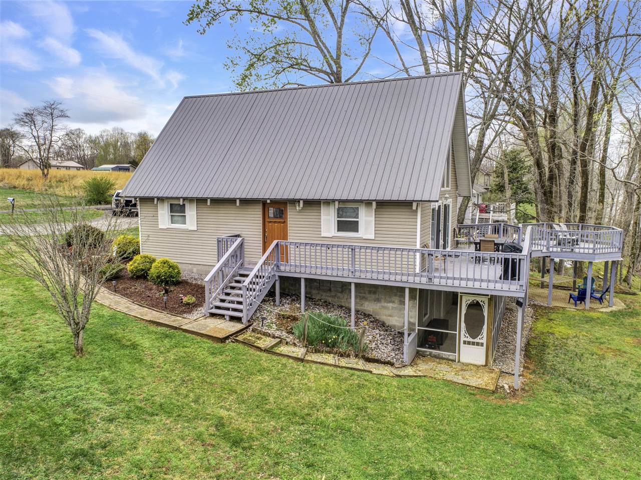 Scottsville, Kentucky 42164, United States, 3 Bedrooms Bedrooms, ,2 BathroomsBathrooms,Residential,Pending,102821