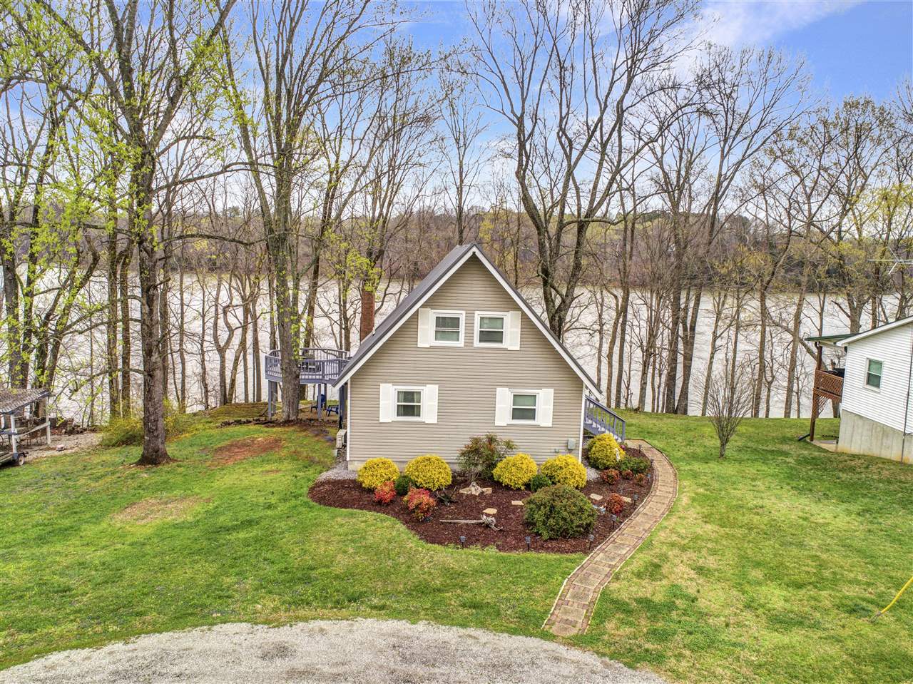 Scottsville, Kentucky 42164, United States, 3 Bedrooms Bedrooms, ,2 BathroomsBathrooms,Residential,Pending,102821