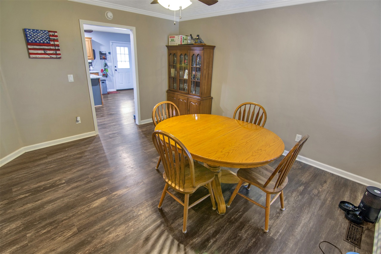 Franklin, Kentucky 42134, United States, 3 Bedrooms Bedrooms, ,2 BathroomsBathrooms,Residential,Active,252825