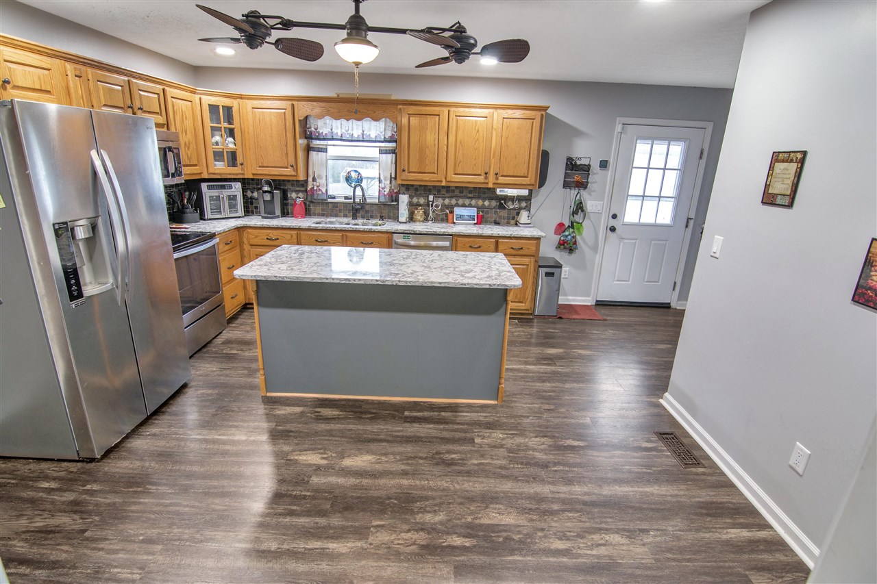 Franklin, Kentucky 42134, United States, 3 Bedrooms Bedrooms, ,2 BathroomsBathrooms,Residential,Active,252825