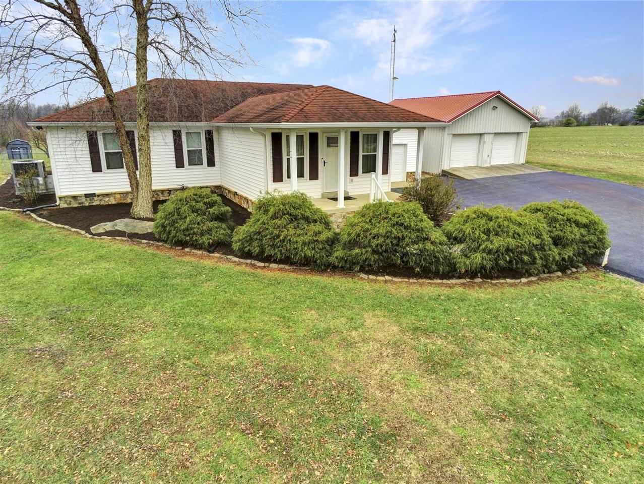 Franklin, Kentucky 42134, United States, 3 Bedrooms Bedrooms, ,2 BathroomsBathrooms,Residential,Active,252825