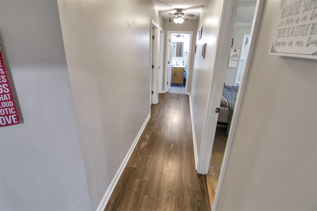 Franklin, Kentucky 42134, United States, 3 Bedrooms Bedrooms, ,2 BathroomsBathrooms,Residential,Active,252825