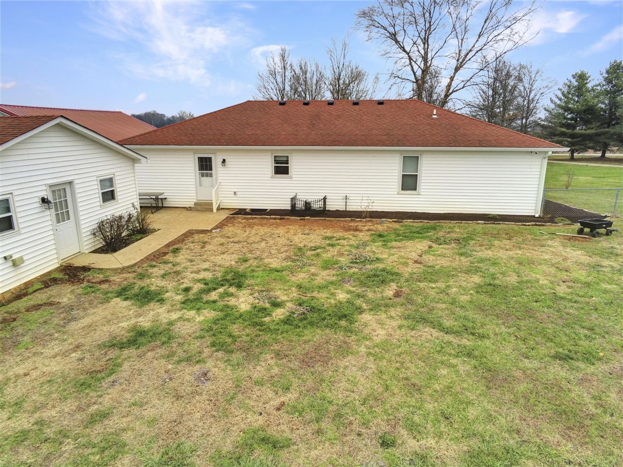 Franklin, Kentucky 42134, United States, 3 Bedrooms Bedrooms, ,2 BathroomsBathrooms,Residential,Active,252825