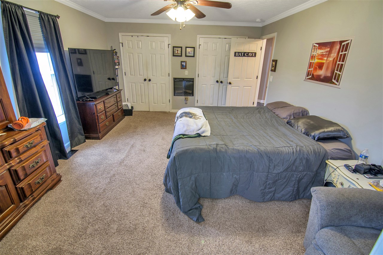 Franklin, Kentucky 42134, United States, 3 Bedrooms Bedrooms, ,2 BathroomsBathrooms,Residential,Active,252825