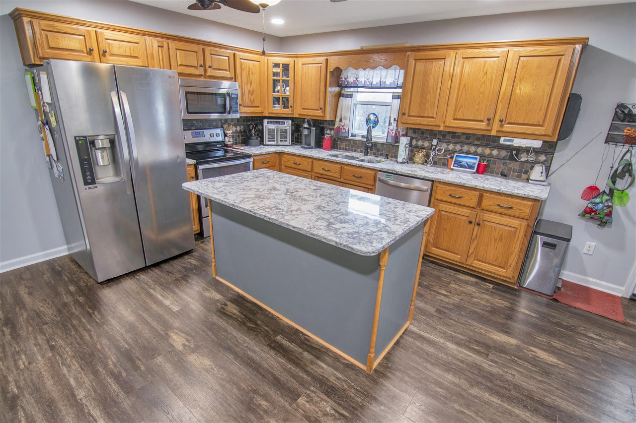 Franklin, Kentucky 42134, United States, 3 Bedrooms Bedrooms, ,2 BathroomsBathrooms,Residential,Active,252825