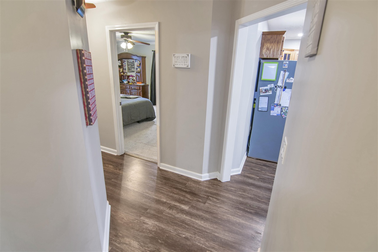 Franklin, Kentucky 42134, United States, 3 Bedrooms Bedrooms, ,2 BathroomsBathrooms,Residential,Active,252825