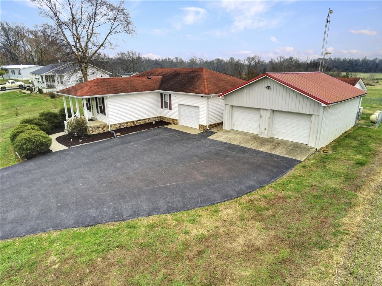 Franklin, Kentucky 42134, United States, 3 Bedrooms Bedrooms, ,2 BathroomsBathrooms,Residential,Active,252825