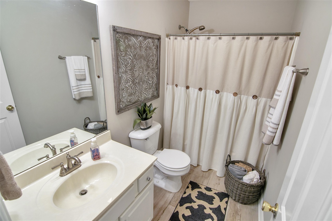 Bowling Green, Kentucky 42104, United States, 3 Bedrooms Bedrooms, ,2 BathroomsBathrooms,Residential,Active,130370