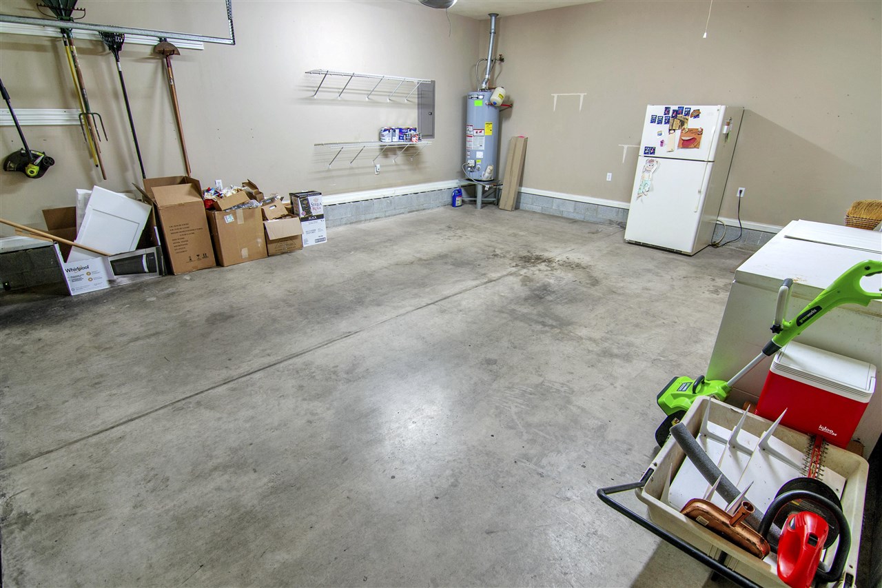 Bowling Green, Kentucky 42104, United States, 3 Bedrooms Bedrooms, ,2 BathroomsBathrooms,Residential,Active,130370