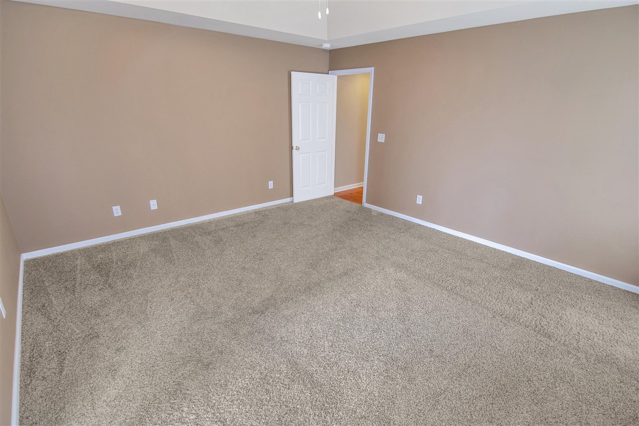 Bowling Green, Kentucky 42104, United States, 3 Bedrooms Bedrooms, ,3 BathroomsBathrooms,Residential,Active,81701