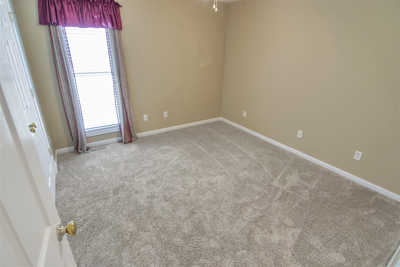 Bowling Green, Kentucky 42104, United States, 3 Bedrooms Bedrooms, ,3 BathroomsBathrooms,Residential,Active,81701