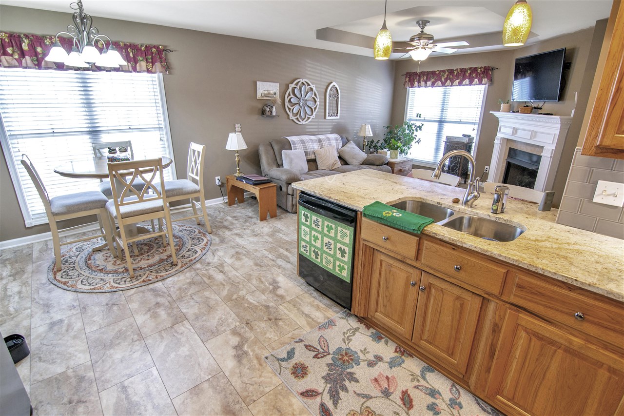 Bowling Green, Kentucky 42104, United States, 3 Bedrooms Bedrooms, ,3 BathroomsBathrooms,Residential,Active,81701