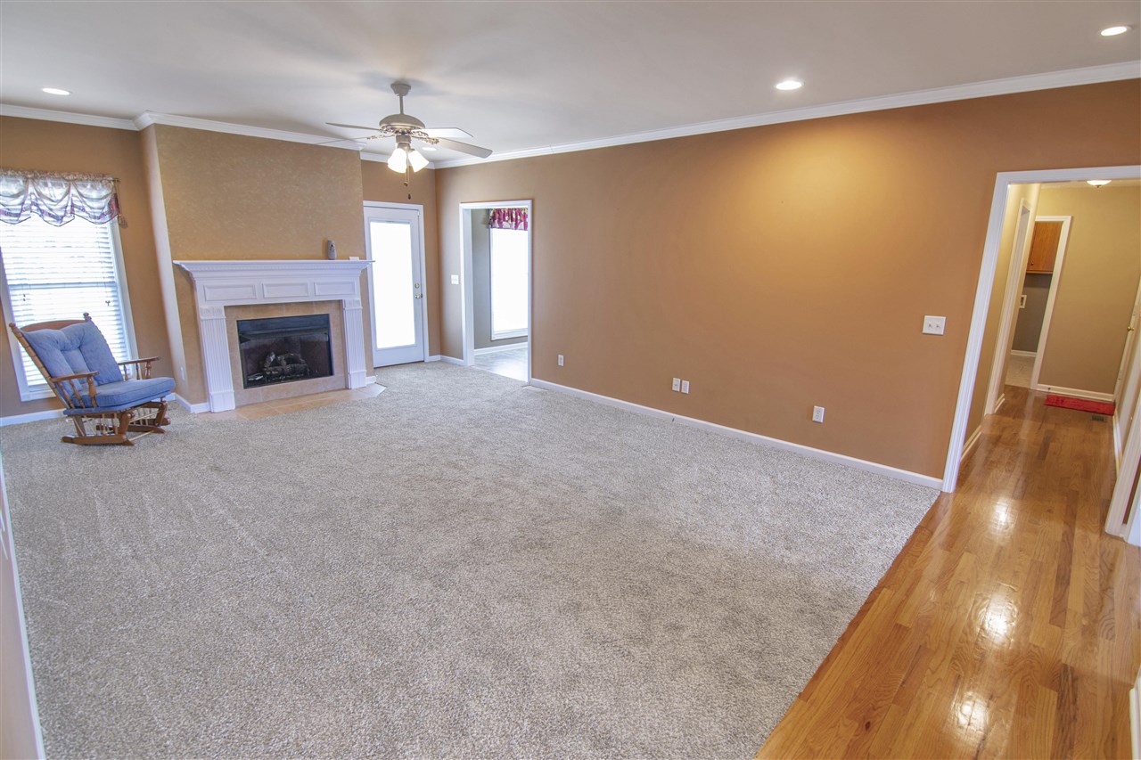 Bowling Green, Kentucky 42104, United States, 3 Bedrooms Bedrooms, ,3 BathroomsBathrooms,Residential,Active,81701