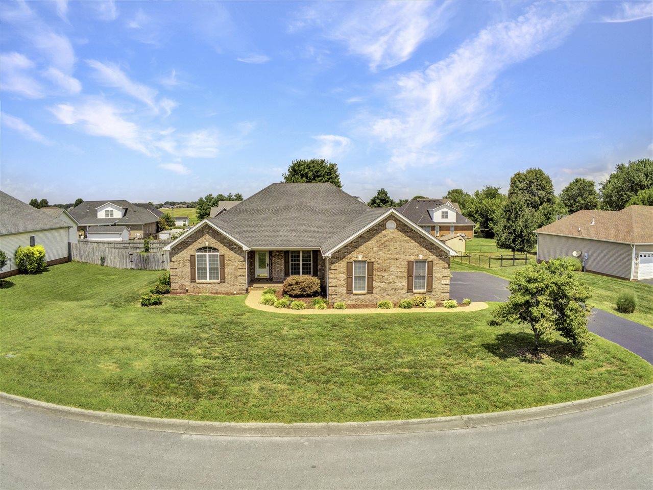 Bowling Green, Kentucky 42104, United States, 3 Bedrooms Bedrooms, ,3 BathroomsBathrooms,Residential,Active,81701